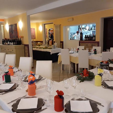 Locanda Della Luna Rossa Calosso Luaran gambar